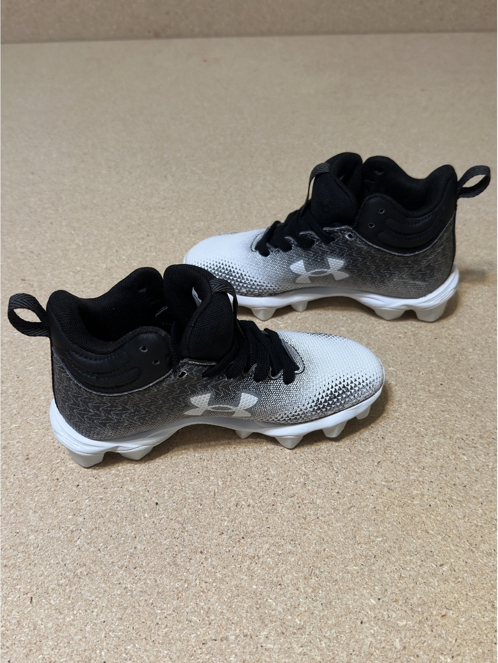 Under Armour Spotlight Franchise 3.0 RM Jr 13K Football Cleats 3026344-001 - Picture 6 of 8